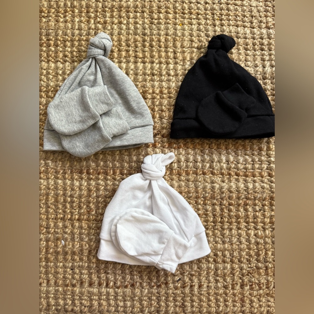 New born 3 hats and gloves kit